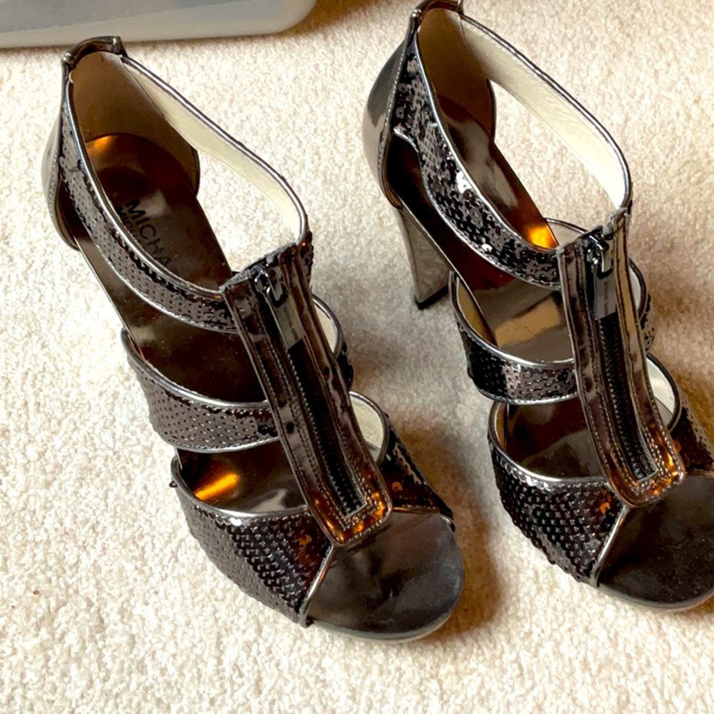 Michael Kors Berkley T Strap heel